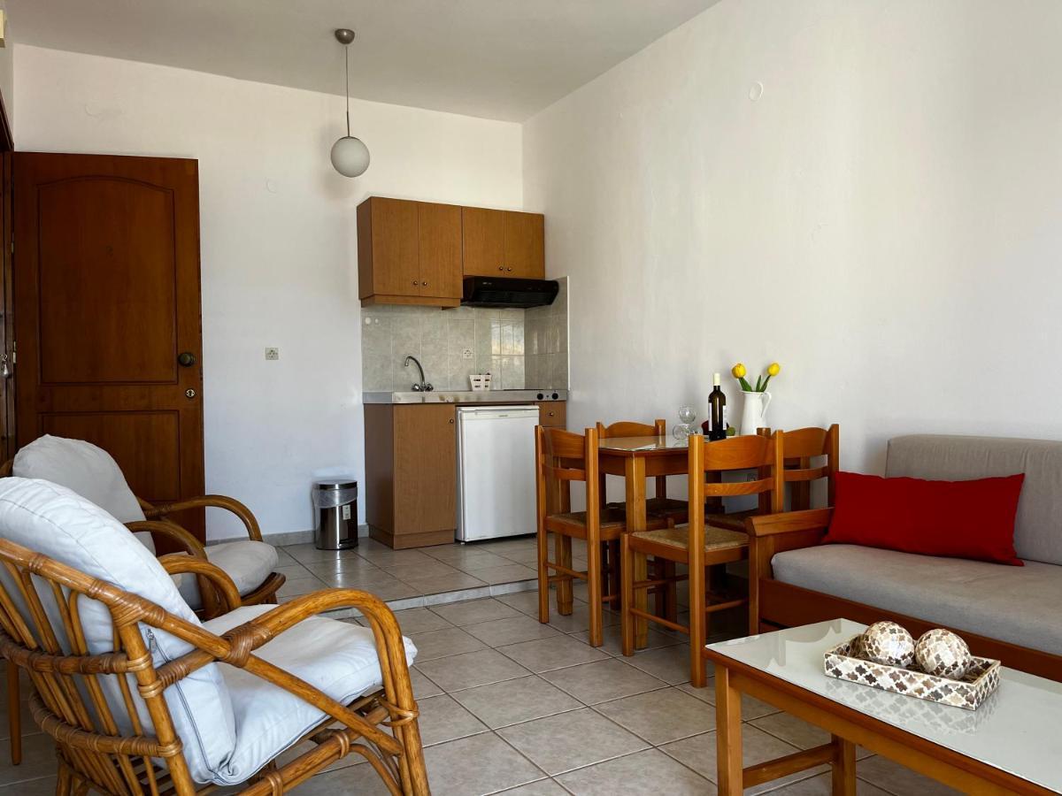 Michael Apartments Agia Marina  Luaran gambar