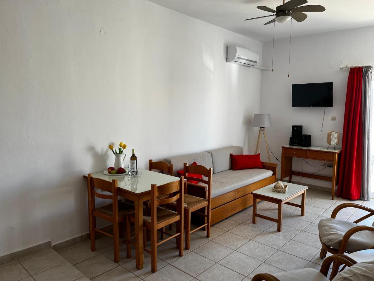 Michael Apartments Agia Marina  Luaran gambar