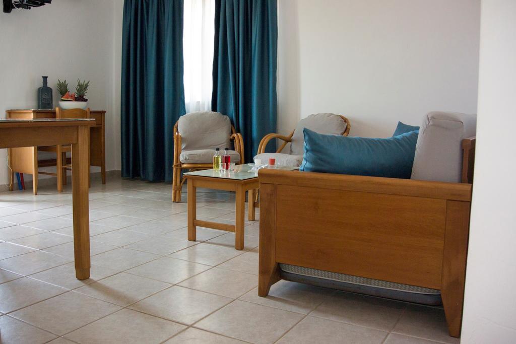 Michael Apartments Agia Marina  Luaran gambar